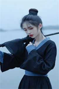 我有99个大佬师父，下山即无敌