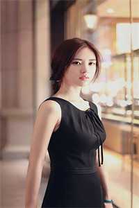 变成摇滚贝斯手后，男友说他喜欢乖乖女