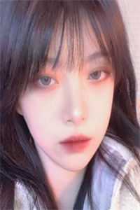 穿成短命女配,她逆袭成团宠
